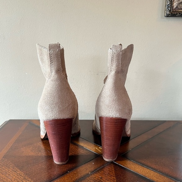 JOIE Dalton Suede Leather Stacked-Heel Bootie Cement 39 (9) Ankle Neutral Nude - Picture 6 of 15